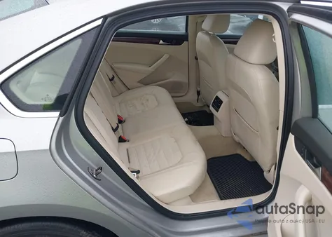 2013 Volkswagen Passat 2.0L Tdi Sel Premium z USA, uszkodzony, nr VIN 1VWCN7A3XDC095930